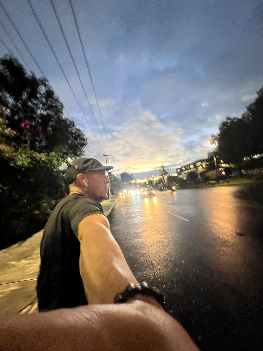 rostroangel's tweet photo. #amocorrer #corriendopormivida #culturadeportiva #deporteescultura #running #runnerman https://t.co/cCleyXjfNa
