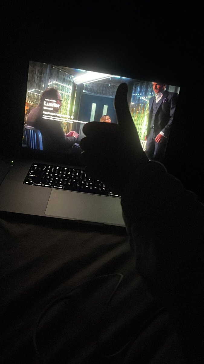 TubboTWO's tweet photo. 3:30 am update 

Watching tv on laptop in bed it’s a cozy vibe :D https://t.co/XG2trNg5xb