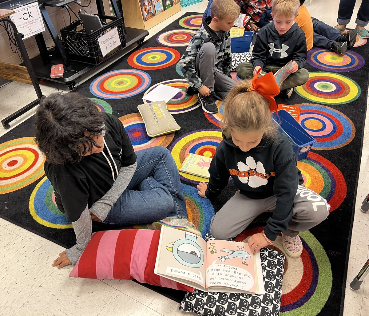 Book Buddies today with our 5th grade friends from Mrs. Querry’s class. #NokesvilleTigers