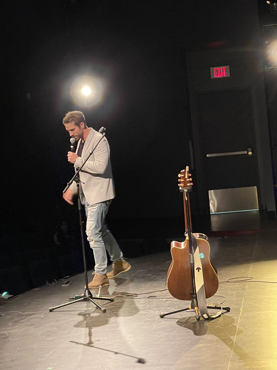 cindymcleod's tweet image. Rory Gardiner at #abshowcase #comedymeetsmusic #TEDTalk #laughteristhebestmedicine