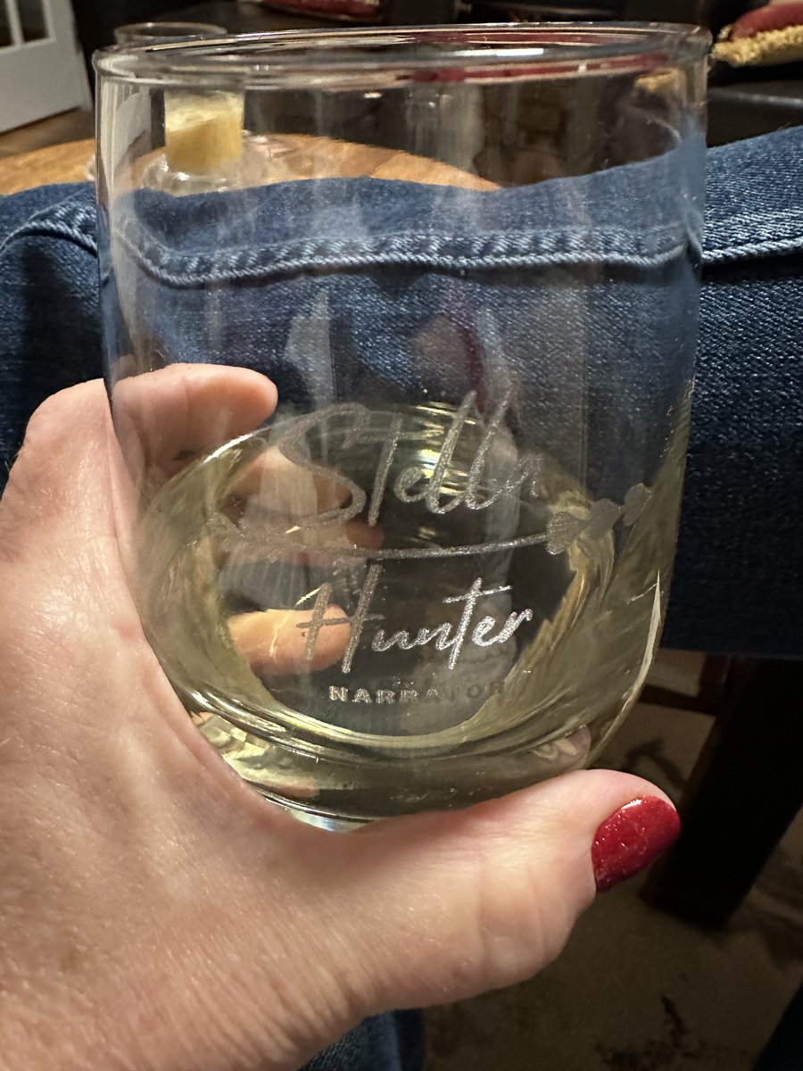 VoiceAddicted2's tweet image. Anyone else have a favorite Friday night wine glass? No, just us? Ok. Here's ours. Cheers! (And I bet @StellaHNarrator knows what bubbles are in this glass. It starts with a T.) 😉💙🍷#stemless #custom #merch #audioqueen #TGIF #cheers #romance 
AddictedtotheVoice.com