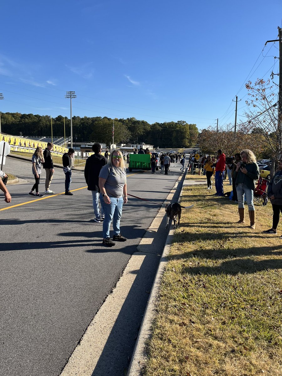 drlpowell's tweet photo. @FCHSTIGERSPORTS @FCHSTigers @CFPExtraYard @FayetteSports @fcboe Go Ms. Ross!!!!! 🐯 #bettertogether https://t.co/QABX5eMP7P