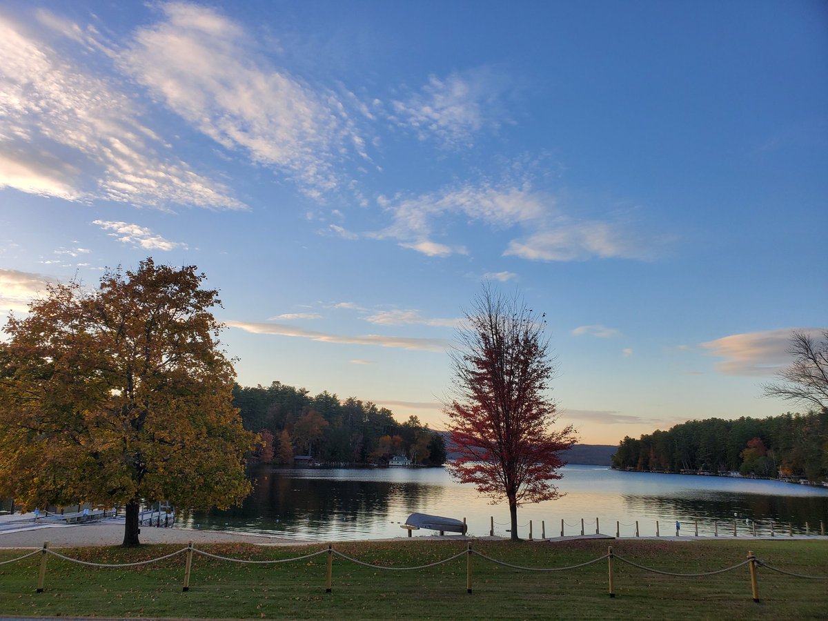 DunhamsBay's tweet photo. Just another beautiful Fall day in Lake George!

#fall #nylovesfall #iloveny #ispyny #roamtheempire #upstateny #upstatenewyork #adk #adirondacks #adklife #warrencounty #warrencountyny #lakegeorge #lakegeorge365 #lakelife #mylgarea https://t.co/m3O8SJe2XN