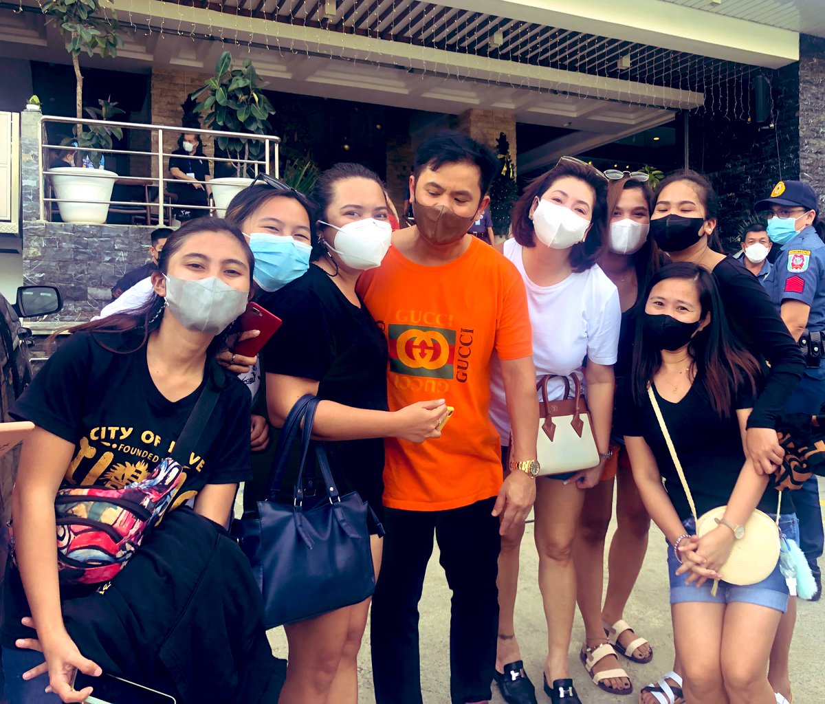 RVF_Cebu's tweet photo. Gihigugma gyud namo kamo!
Thank you so much Kuya @ogiealcasid and Ate @reginevalcasid
Thank you Ormoc 🥰
#OgRe
#ShineConcert https://t.co/lZTR38HlhP