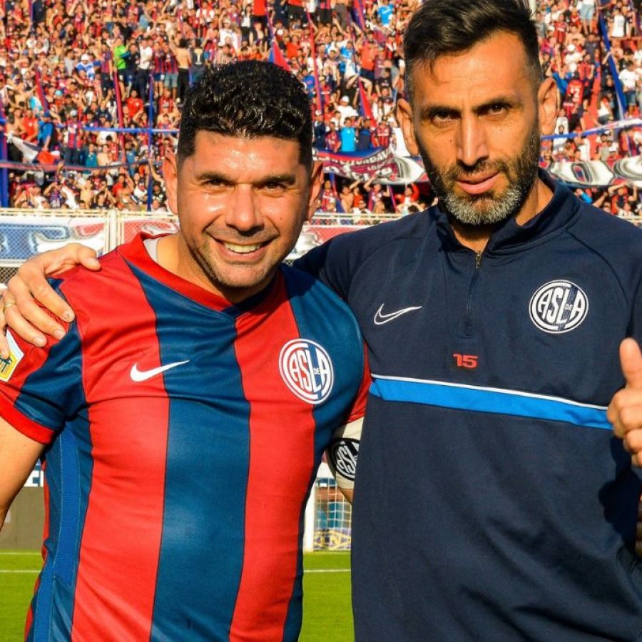 PabloLafourcade's tweet photo. No llores porque terminó, sonríe porque llegó a ocurrir.
Aguante Torrico, Ortigoza y San Lorenzo.💙❤️ https://t.co/BB2kmG3d2X