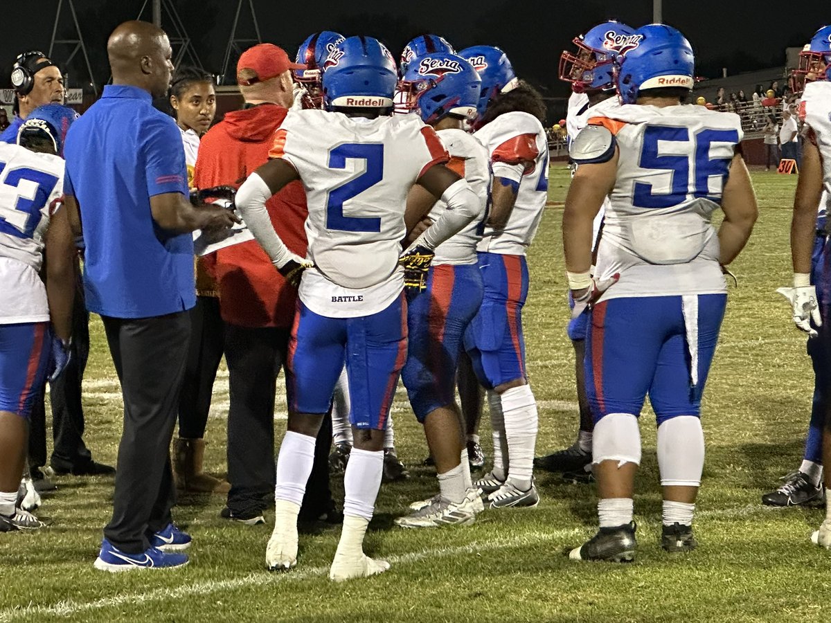4-star 2023 CB Rodrick Pleasant wearing Cal gloves in tonight’s game for Gardena-Serra. Bears set to host him on a visit this weekend. @CalRivals n.rivals.com/content/prospe…