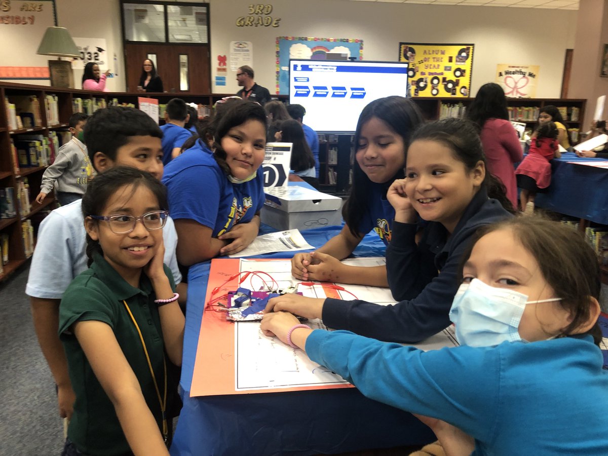 HicksTigers's tweet photo. How would you desgin and create and design an Alarm System to protect your valuable? Today 4th grade STEM Academy students showcased their solution. @AliefScience @aliefstem @HicksStem https://t.co/mXTYgUyBVH