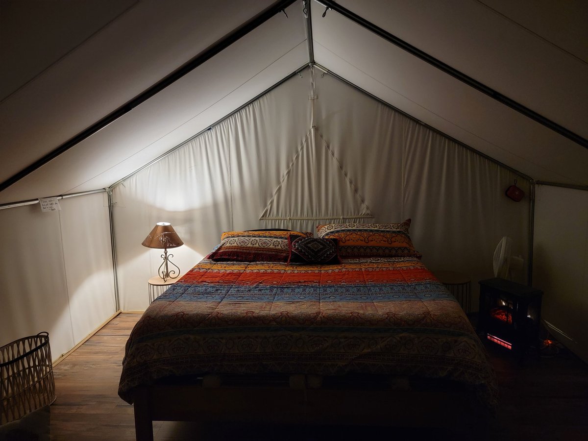 JasonWrich's tweet image. Glamping with my lovely wife in a
@DenverTent @modernTman @beefinitiative #KnowYourRancher #ObservationalScience