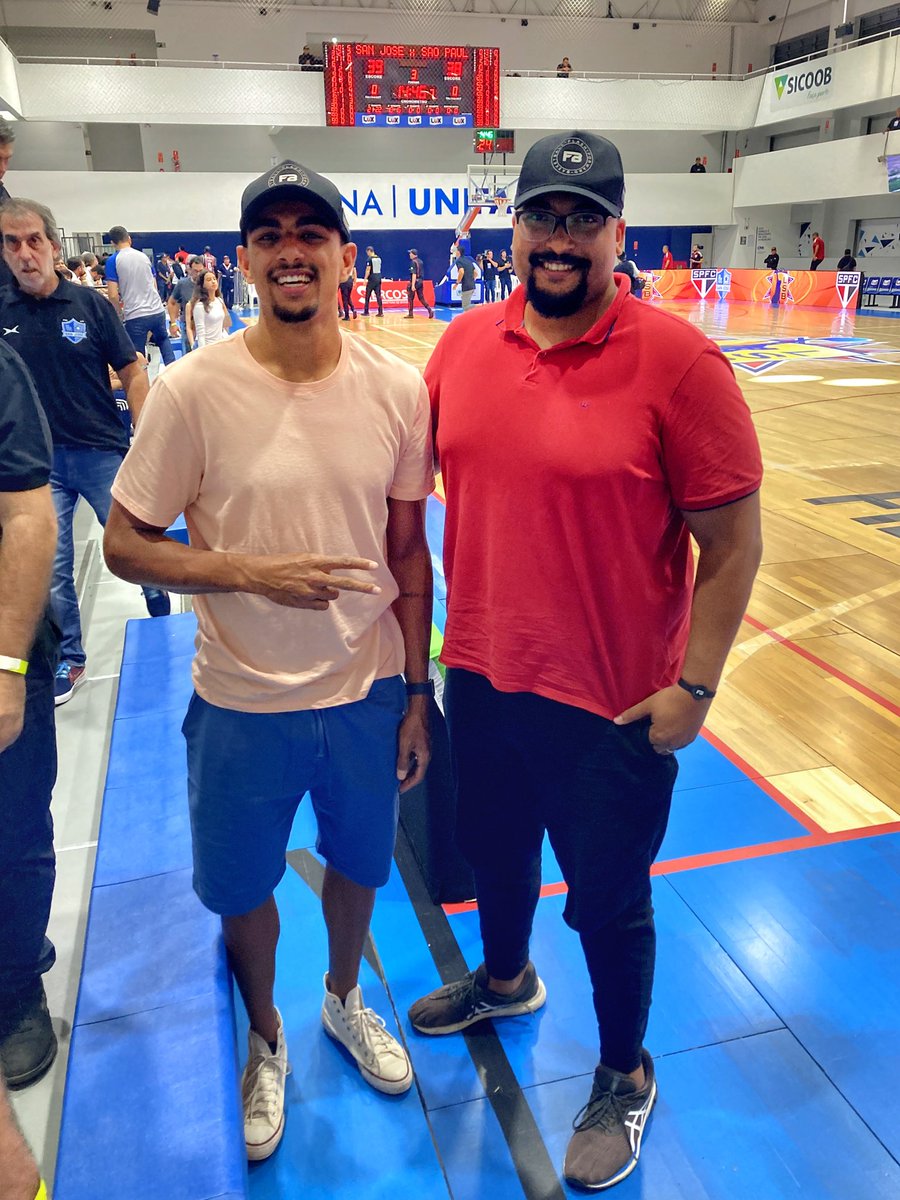 pastor_06's tweet photo. Liga sudamericana de baloncesto 🏀 ▶️
W/ @jdo_18
#flashforwardbasketball #flashforwardgroup #lsb https://t.co/jNmdixZLBc