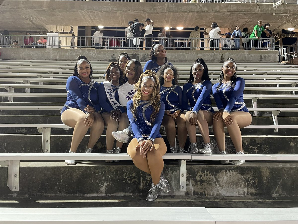 dallasisdvpa's tweet photo. Wrapping up Friday night lights with some amazing team drill teams! #HalftimeIsGametime #DrillTeam @DevoDouglas https://t.co/oqr1r1kNDE
