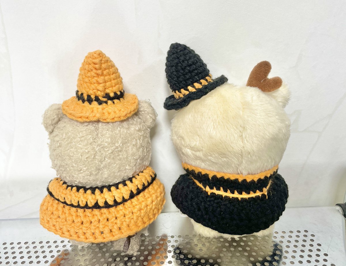 Allock_Dallock's tweet photo. 알록달록 옷장 10cm 뜨개옷
🎃할로윈 맞이 #RT이벤트🎃
마녀꼬깔+망토+빗자루+유령키링

이 글을 리트윗해주신 분 중 추첨을 통해 2명에게 보내드립니다!
당발은 24일 월요일 오후10시 31분👻 https://t.co/NrhOxw4yCN