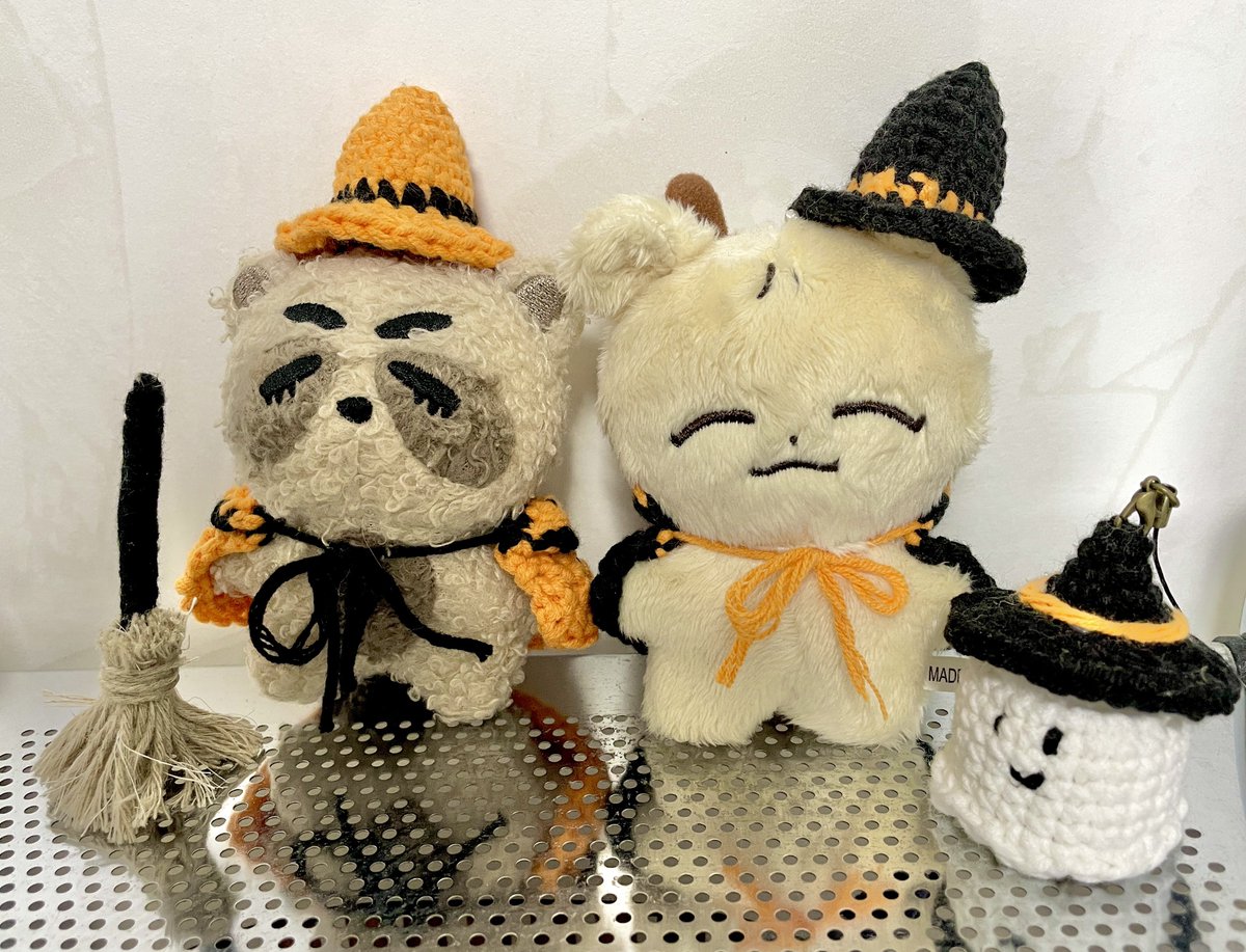 Allock_Dallock's tweet photo. 알록달록 옷장 10cm 뜨개옷
🎃할로윈 맞이 #RT이벤트🎃
마녀꼬깔+망토+빗자루+유령키링

이 글을 리트윗해주신 분 중 추첨을 통해 2명에게 보내드립니다!
당발은 24일 월요일 오후10시 31분👻 https://t.co/NrhOxw4yCN