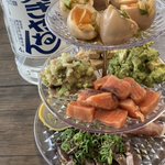 お酒好きには夢のよう!おつまみたっぷり、アフタヌーンティー。