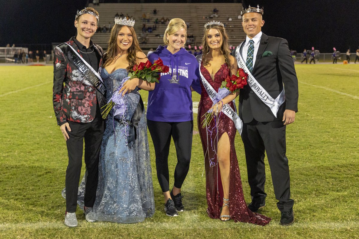 Congratulations to our HoCo Court - Princess Bella Mages, Prince Noah Miller, KING Carter Kidwell and QUEEN Emma Goluba. View A LOT of photos of the game, events, and court here: photos.app.goo.gl/WsCUr6QnGcZg1r…