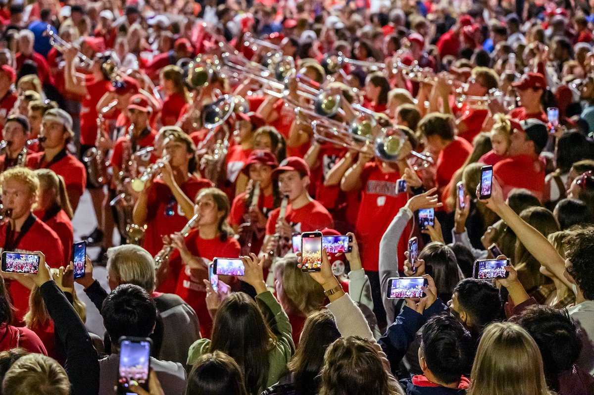 Oh, what a niiiight 🔴⚪️ Happy Homecoming, Badgers! #uwhc #onwisconsin