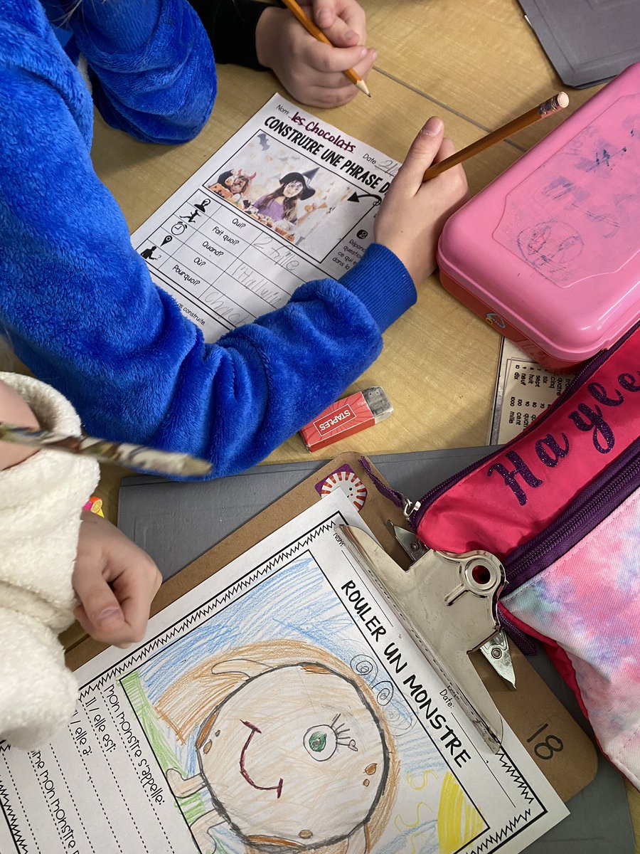 mlle_fsl's tweet photo. Some of our literacy centres from this week as we dive deeper into descriptive writing and paraphrasing what we learned from informational texts read during guided reading. #literacy #writingcentres https://t.co/JSWFeB9gQM