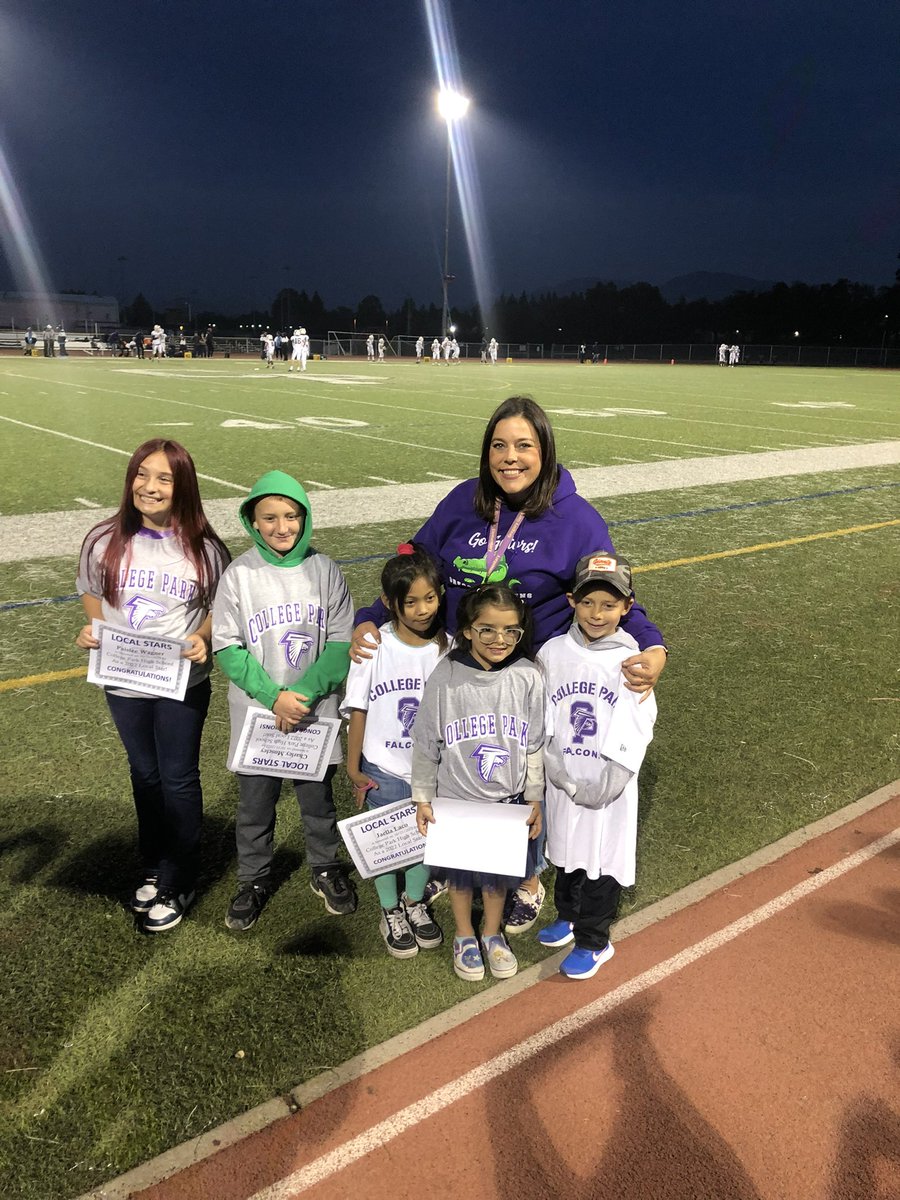 MsKoontzMDUSD's tweet photo. You’ve heard it before! Family nights are my favorite nights!!!! Thank you @CPHSfalcons for celebrating these #localstars it was so fun to cheer them on for all their hard work at school! 💜🐊 https://t.co/Jgt2PiAemv