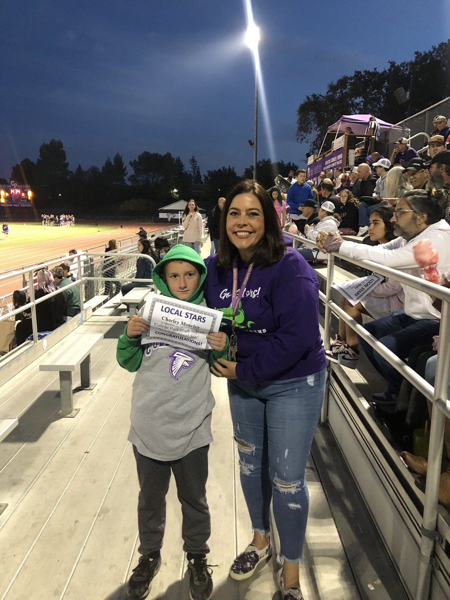 MsKoontzMDUSD's tweet photo. You’ve heard it before! Family nights are my favorite nights!!!! Thank you @CPHSfalcons for celebrating these #localstars it was so fun to cheer them on for all their hard work at school! 💜🐊 https://t.co/Jgt2PiAemv