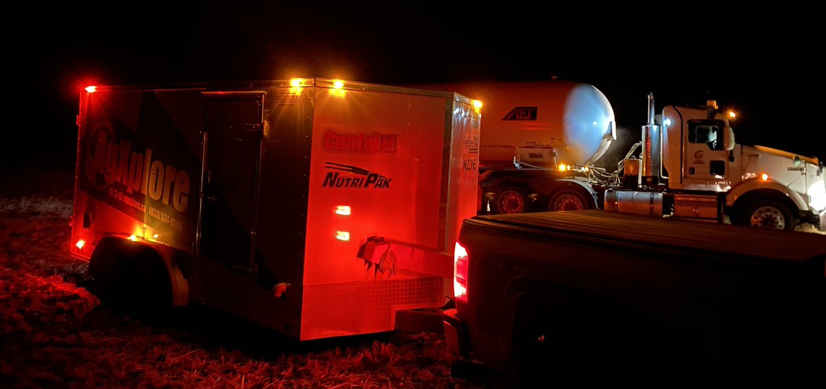 Friday Night Lights country style… another delivery of NZoneGL and ammonia, preparing for #plant23 <a href="/agxploreca/">AgXplore Team Canada</a> <a href="/agxplore/">AgXplore</a> Manage your Nitrogen