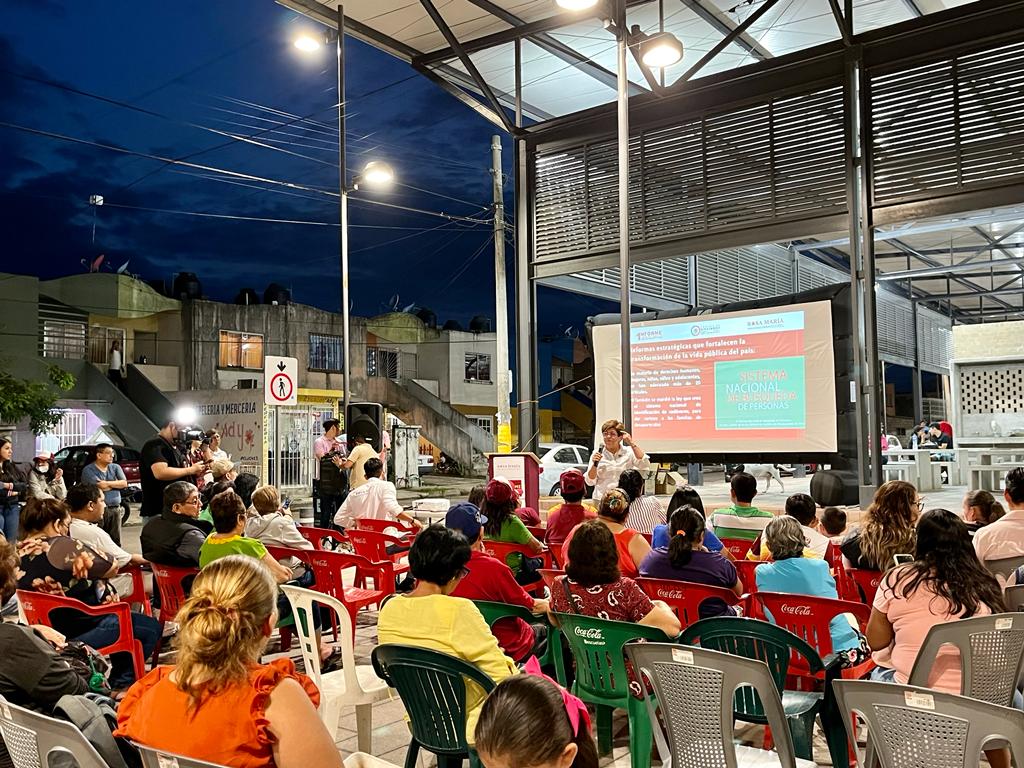 espejohernandez's tweet photo. Después de una intensa semana de actividades legislativas, este viernes retomamos en territorio nuestros informes legislativos. Gracias a los vecinos de #Torrentes por brindarme su tiempo para darles a conocer el trabajo realizado durante este primer periodo ordinario de sesiones https://t.co/JrVPhnoLkl