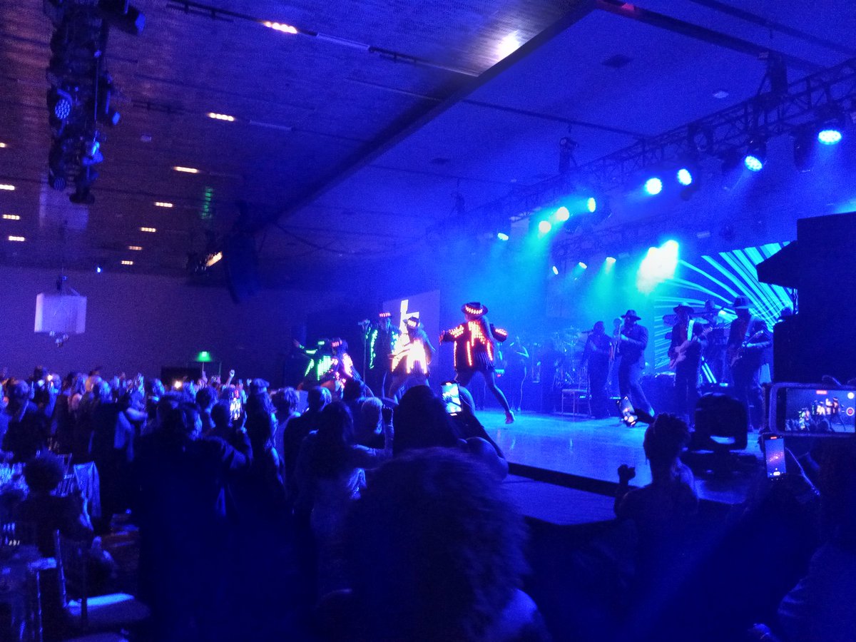latonyakeaton's tweet photo. #LangstonUnuniversity launched homecoming with a bang. The amazing Charlie Wilson put on a powerhouse show! https://t.co/A69t6j0WKi