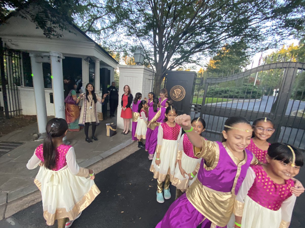 taaldc's tweet photo. A very Happy #Diwali2022 and a heartfelt thank you to @VP @KamalaHarris and @SecondGentleman for inviting our dancers to perform and be embraced by you and our community! We will forever treasure this experience. Here is to the triumph of good over evil, light over darkness. https://t.co/o6YQVQZi6k