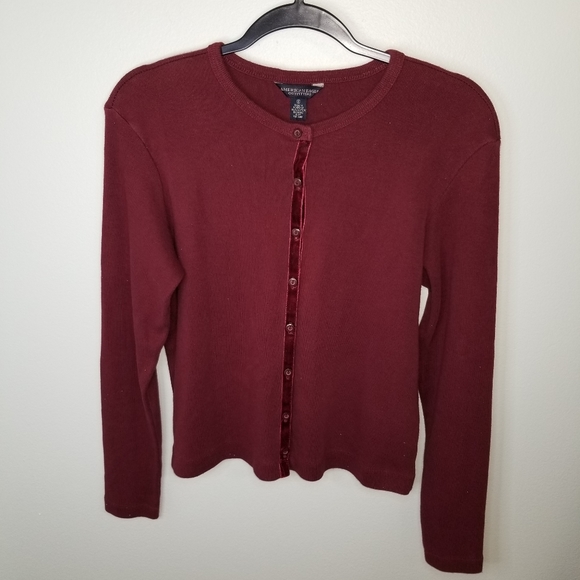 jokatzamazfinds's tweet photo. So good I had to share! Check out all the items I'm loving on @Poshmarkapp from @PlasmaBeamz #poshmark #fashion #style #shopmycloset #magicsuit #americaneagleoutfitters #anthropologie: https://t.co/P1m2Gqr52p https://t.co/JW0TkGv73M