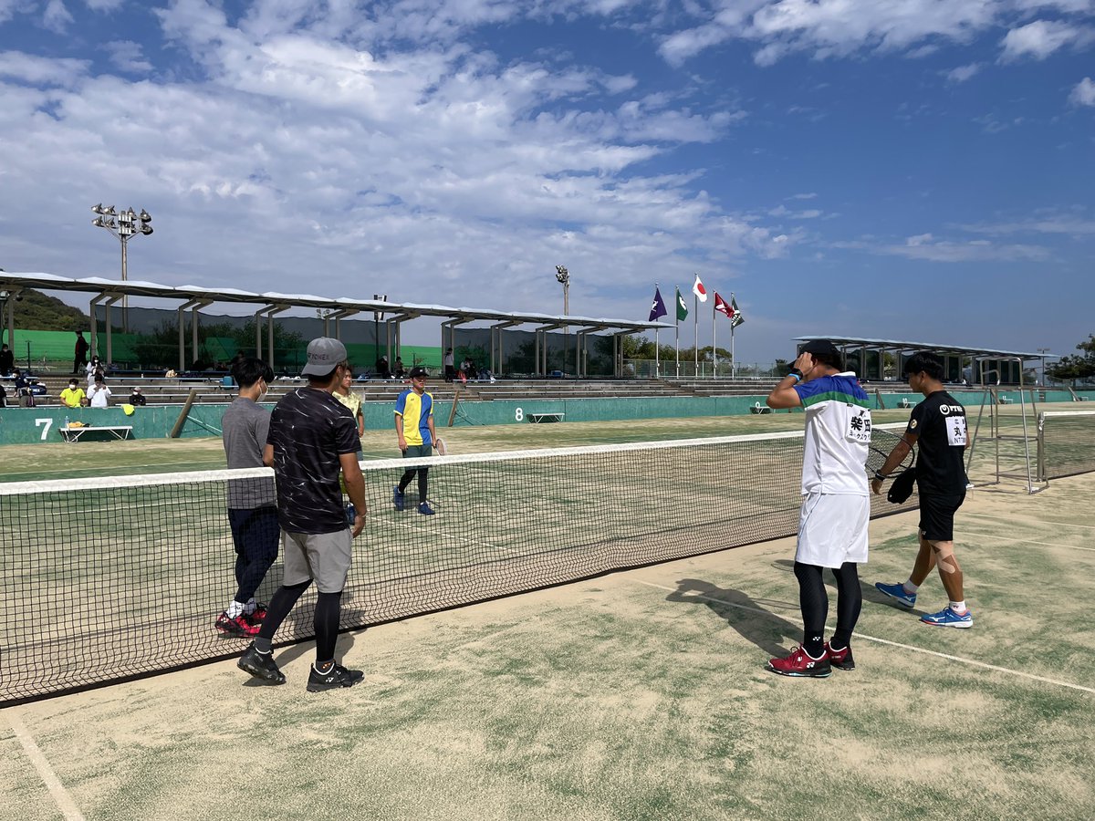 JSTA_official's tweet photo. 【大会情報】#ソフトテニス
#令和４年度第７７回天皇賜杯・皇后賜杯
#全日本ソフトテニス選手権大会 
＠ #香川県高松市
#香川県総合運動公園県営テニス場
男子 5回戦 宮本・黒坂(尽誠学園高校) G0-0 丸中・柴田(NTT西日本・ヨネックスクラブ)
ベスト8決定戦、始まります。 https://t.co/DujkDQ2JbM