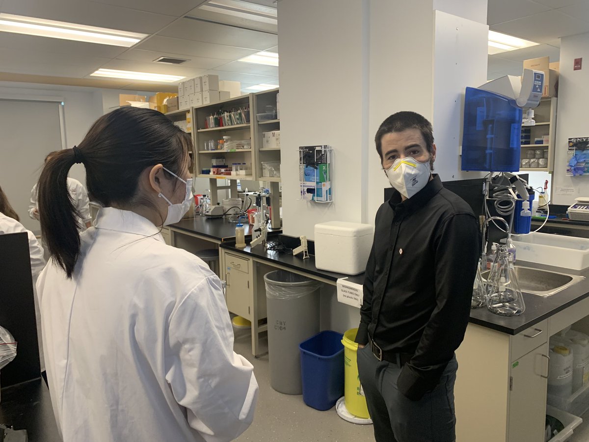 Alex Hynes sighting in the uOttawa phage lab! An awesome talk and visit