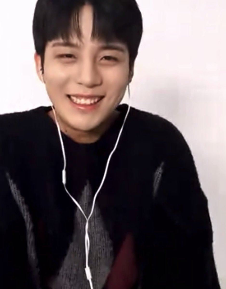 hehetsohvi's tweet photo. jongho ✨ 221022 yes24 fansign
the most beautiful man 😭😭😭 https://t.co/qYP6FxgzmR