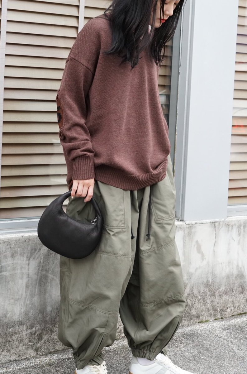 ANNDEARK's tweet photo. こんにちは！JUNMIKAMIより大人気のヴァリアブルパンツが入荷しました！今シーズンよりポリエステルツイル素材になっておりシワ感も楽しめるアイテムとなっております！

#mm6 #junmikami #aeta #maisonmargiera https://t.co/XvPOAmS8uN