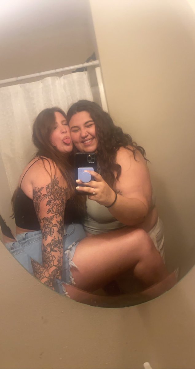 thetorihayes's tweet photo. Happy birthday to the queen of all queens! You are amazing and I hope you’re having the happiest of all days! @AllisonFGurley https://t.co/gQvMIwV2Yt