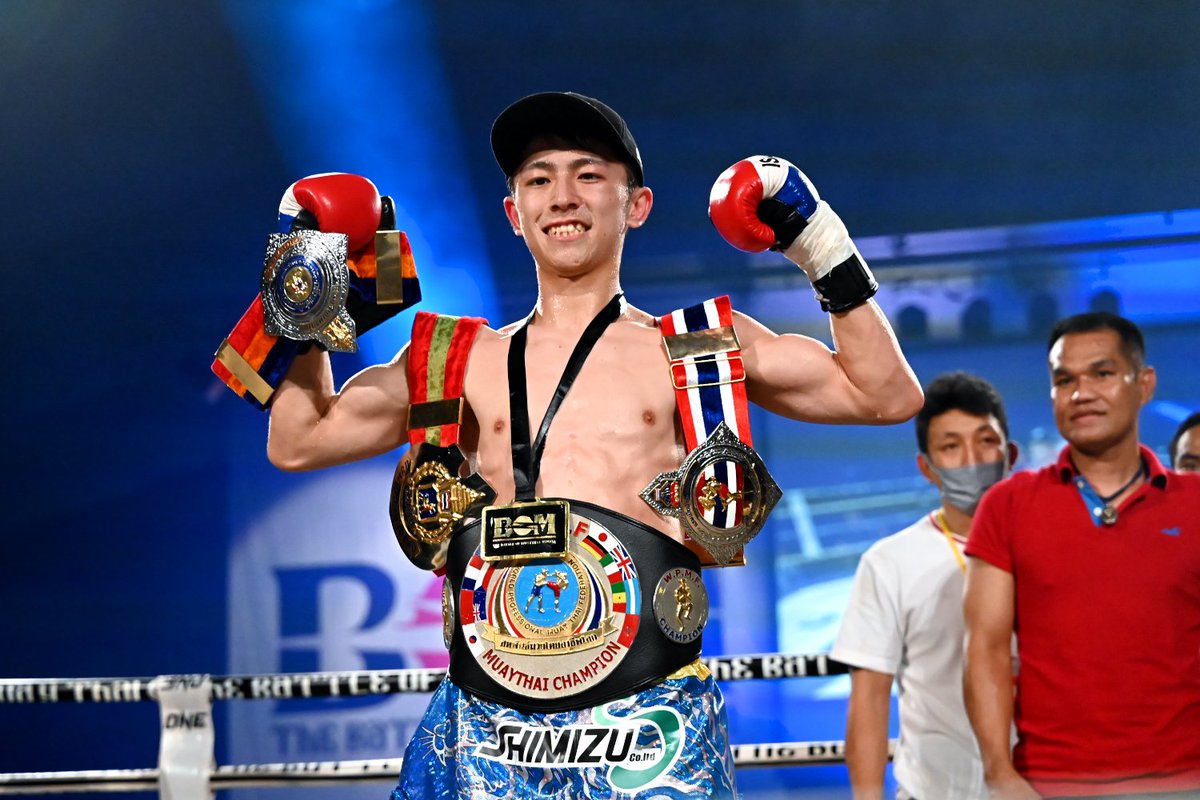 boutreview's tweet photo. BOM 12.11 横浜大さん橋ホール：吉成名高の対戦相手を公募、勝てば100万円ボーナス。ROAD TO ONE JAPAN 4階級トーナメントも開催 https://t.co/FQdcOlgYfr 
名高の対戦条件は-52kg契約、ムエタイルール、3分5Rとのこと。 https://t.co/QckQ1aQzUl