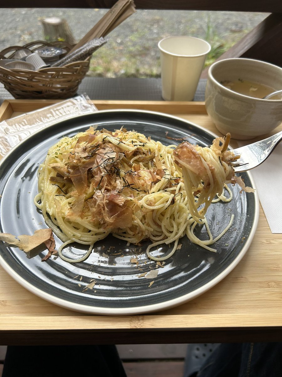 yuzu100's tweet photo. 昼飯。わさびパスタ。 https://t.co/xGhBm22Kar