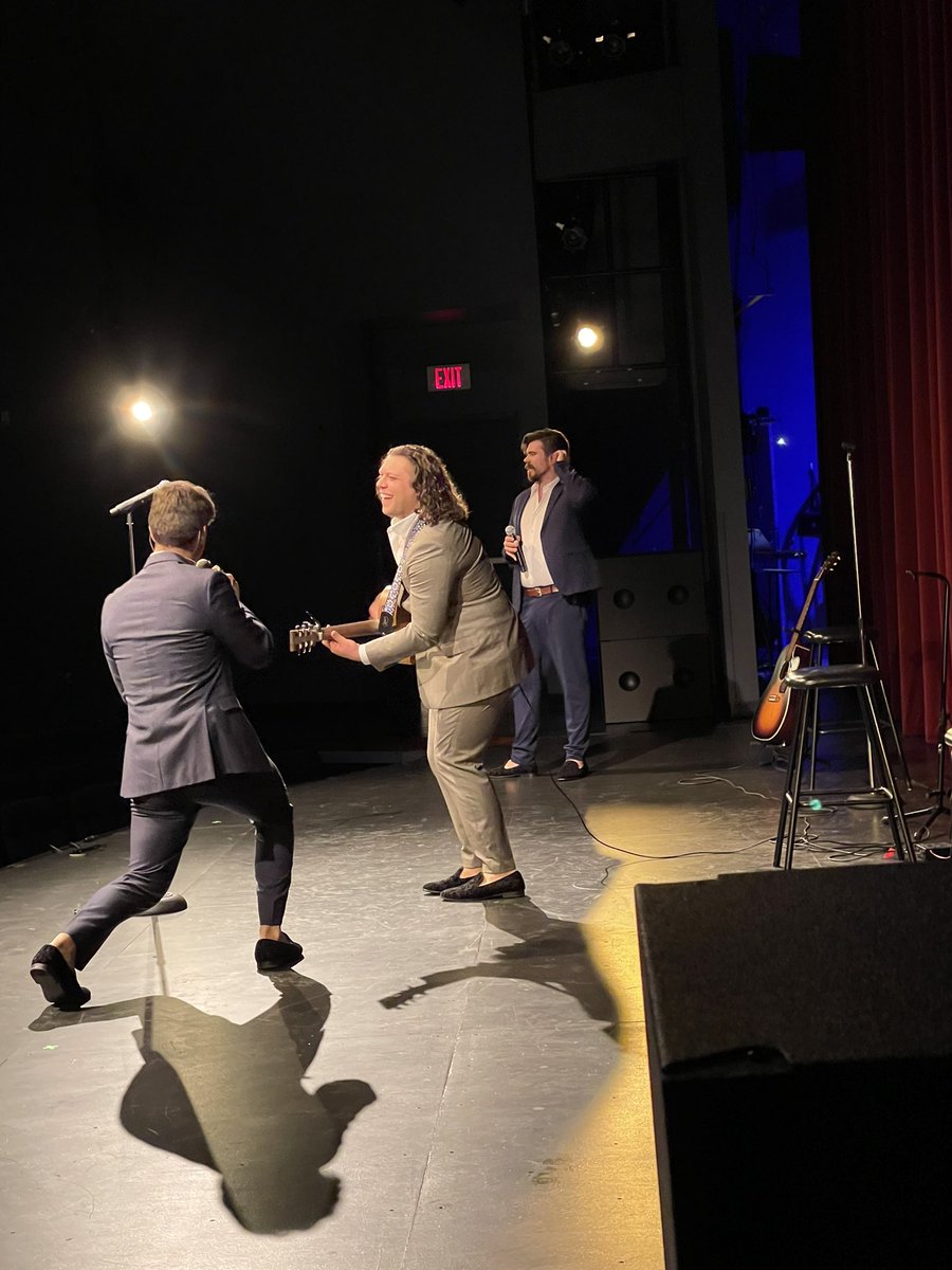 cindymcleod's tweet image. Volaré Tenors at #abshowcase #beautifulvoices #classicsdisrupted #dynamicperformance #operabecomespopera