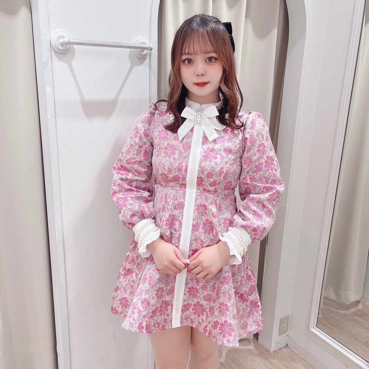 Swankiss_nagoya's tweet photo. 🫖10月22日発売🫖

pearl J/Q O/P
color♡MNT/PNK/BLK
price♡¥14,300(税込)

お花と絶妙なカラーが可愛い
ジャガード素材のO/P💐✨️

袖口のパールがブレスレットのよつな
仕様なので手元まで可愛さの詰まった
1枚となっております🕊️🤍 https://t.co/7zme1A3Au5