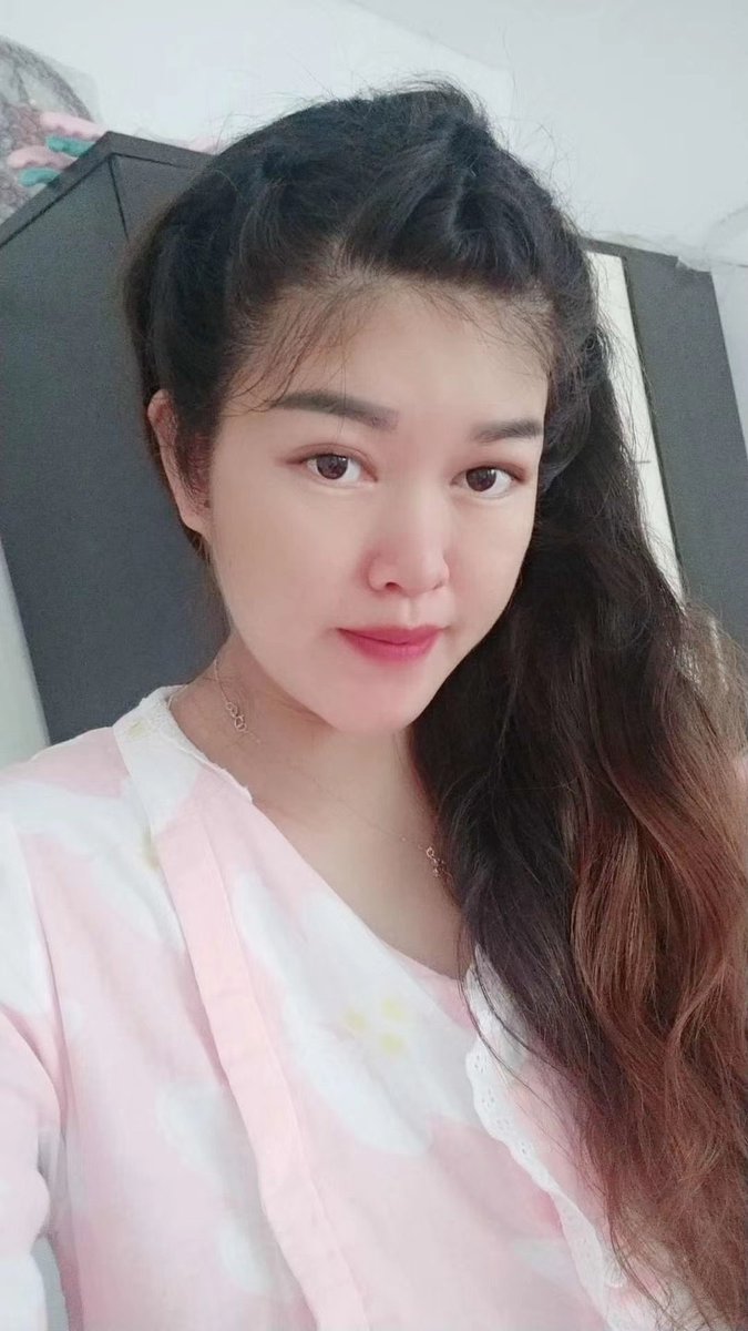 fireworkABA's tweet photo. 河南绿王八投稿
大奶大屁股母狗老婆
认出来免费操她骚逼
#绿帽 #绿帽奴 #人妻 #淫妻 #反差 #出卖 #出卖女友 #绿奴 #社死 #曝光 #自毁 #恶堕 #母畜 https://t.co/0moivPMIN0