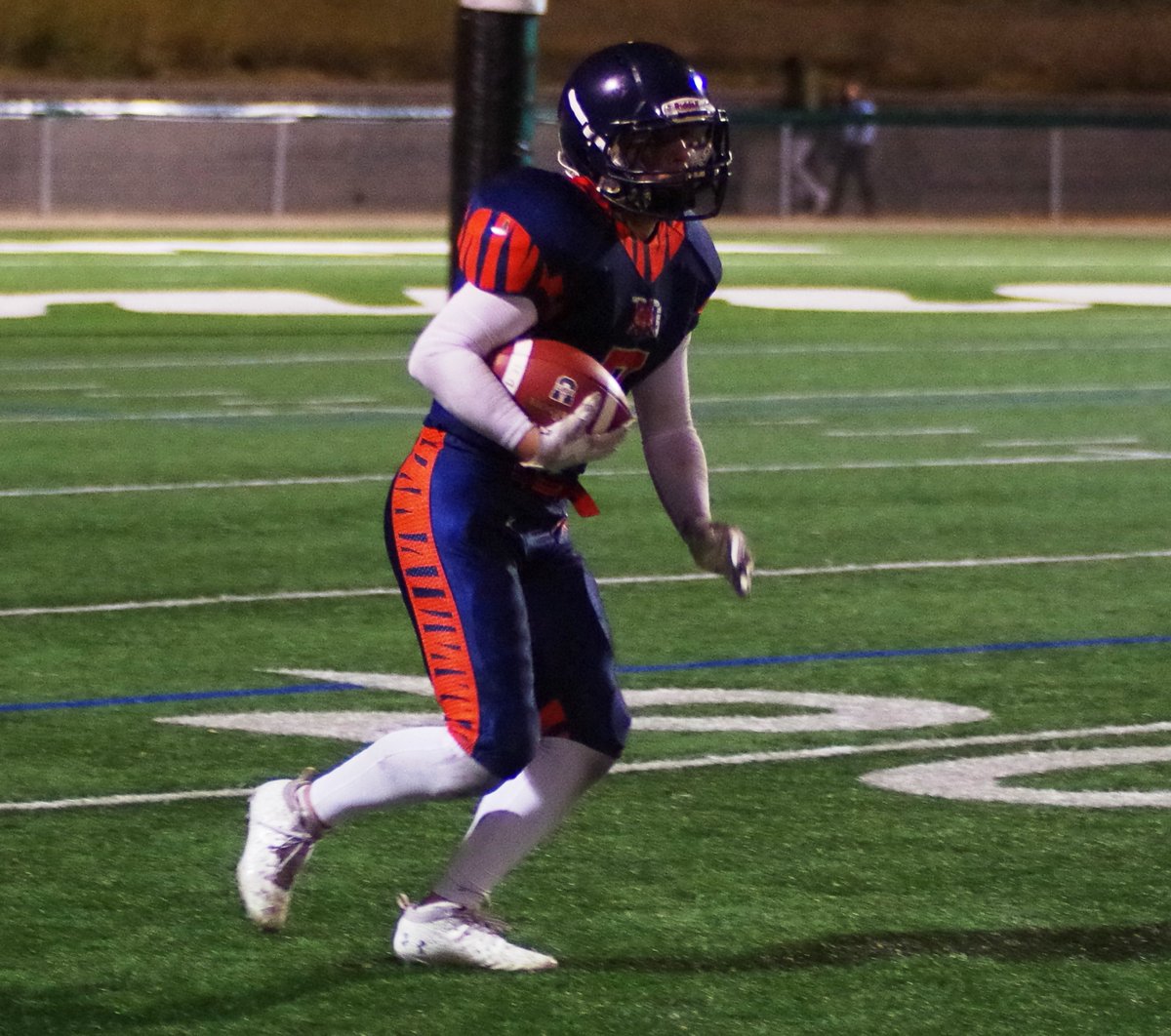 GordieHoweSport's tweet photo. Tonight’s second high school football playoff game at Saskatoon Minor Football Field was a 6A @sssad12 second division final. The Bethlehem Catholic High School Stars blanked their neighbours the Tommy Douglas Collegiate Tigers 21-0. #GordieHoweSports. #PrideofHome. #Wearefamily. https://t.co/t38M1dMeMW