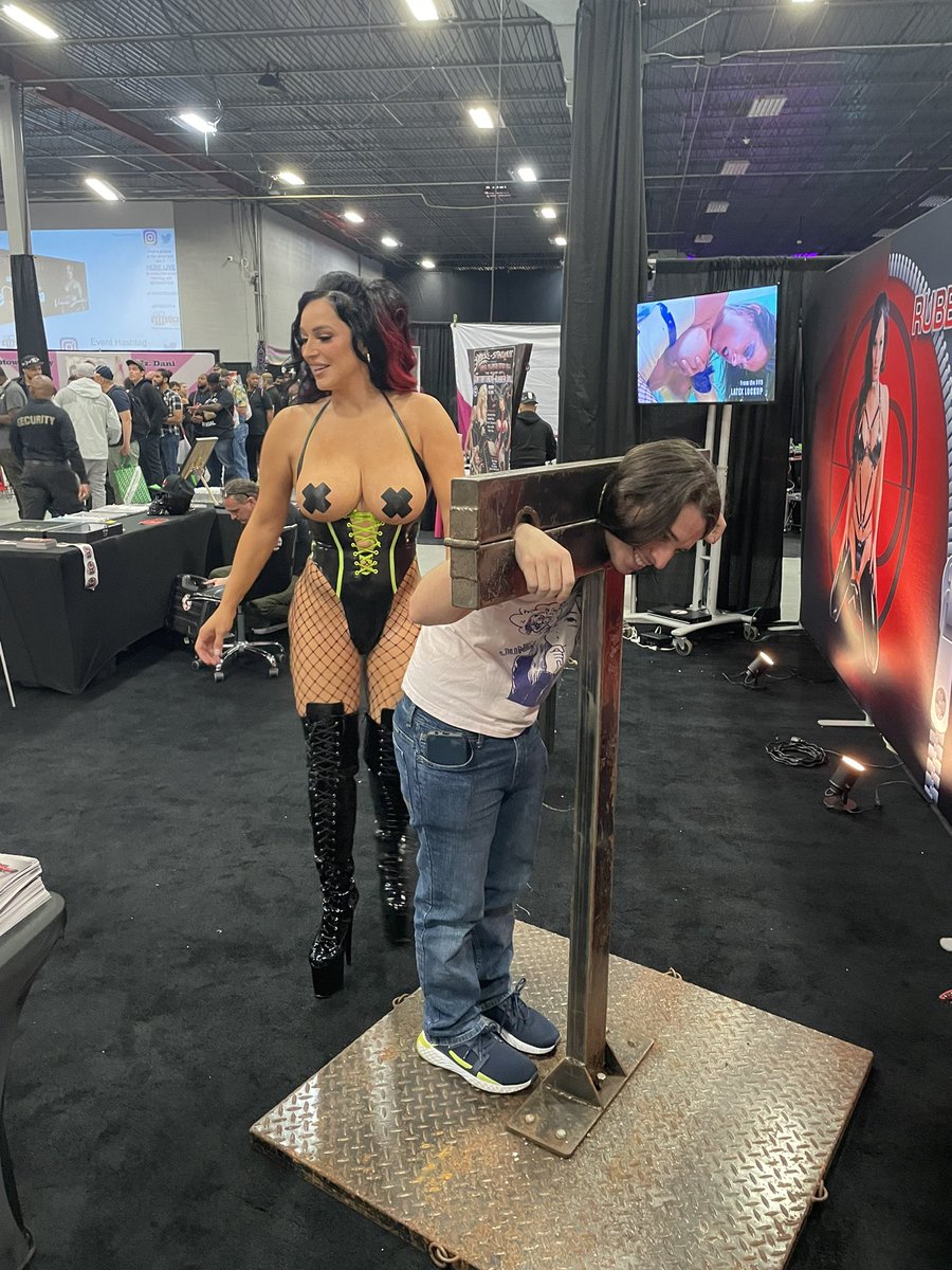 June__Lovejoy's tweet photo. I love @EXXXOTICA and I love @RubberDoll 

(@NashmyMarquez is also having a good time(?)) https://t.co/6J4dQtDIV2