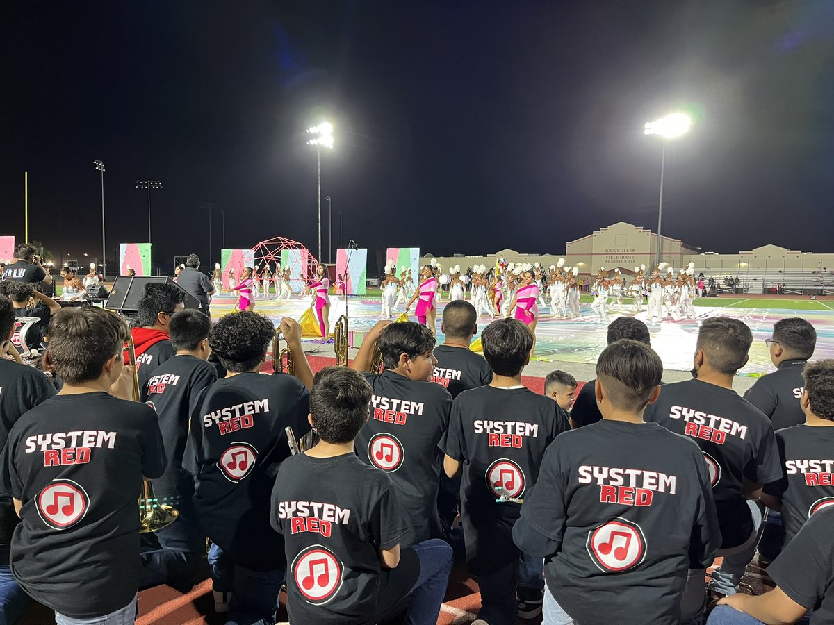 BelAirMSBand's tweet photo. Middle school band night @BelAirHigh 🎶🎺🎷🥁🏈 #SystemRed #BigRedPride @YISDFineArts @RubinaJurado @BAMS_GLopez https://t.co/Hi9aLEWzji