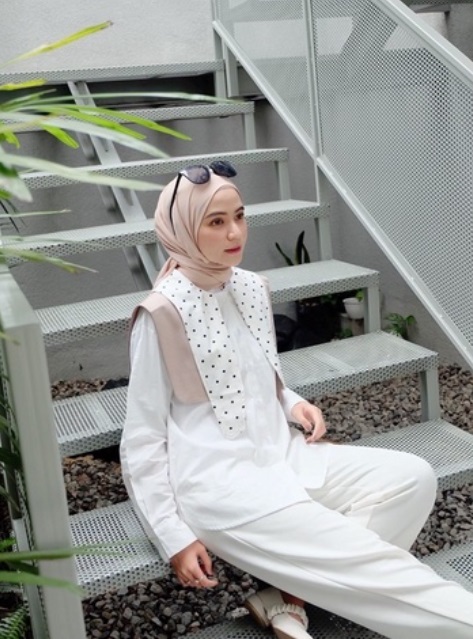 0x07IA's tweet photo. Shaffa Shirt
Bahan : kain popline
Warna : sage, latte
Ld : 110 cm
Pb belakang : 70 cm
Pb depan : 62 cm
📎 https://t.co/thR5jts7KK
#hopee #shopeeid #blouse #shirt #fashion #style #fashionstyle #fashionable #womenfashion #ootd #outfits https://t.co/B9ayCvHrnN