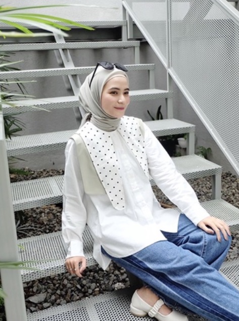 0x07IA's tweet photo. Shaffa Shirt
Bahan : kain popline
Warna : sage, latte
Ld : 110 cm
Pb belakang : 70 cm
Pb depan : 62 cm
📎 https://t.co/thR5jts7KK
#hopee #shopeeid #blouse #shirt #fashion #style #fashionstyle #fashionable #womenfashion #ootd #outfits https://t.co/B9ayCvHrnN