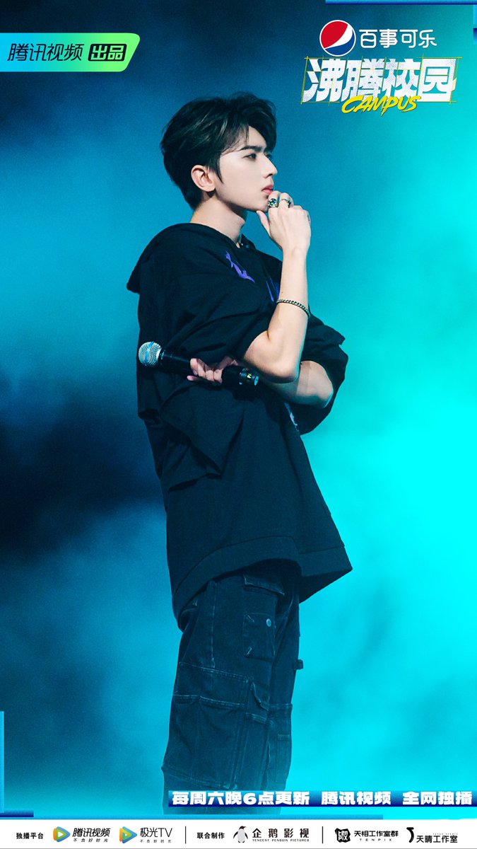 CXK_Thailand's tweet photo. 221022 沸腾校园 Weibo Update 

#CampusGoEP9 คุนPD ที่เป็น “ตากล้อง” กำลังบันทึกอะไร? คืนนี้ไม่เพียงจะได้ดูห้องซ้อมของคุนPD แต่เวที “Phenomenon” ก็มีเซอร์ไพรส์พิเศษที่คุนPDเตรียมไว้ให้นักเรียน ห้ามพลาดเย็นนี้ 17.00น. (ไทย)

#CampusGoxKUN #CampusGo #沸腾校园 #ช่ายสวีคุน #CaiXukun https://t.co/0vsvfRlwq7