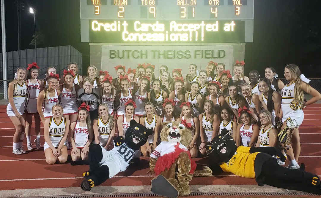 tomball_hscheer's tweet photo. Reindeer games are so much fun!! We love catching up with old friends and making new friends!! #weoverme #coogsgocrazy #cheerisfamily https://t.co/wOw6mq6Z3j