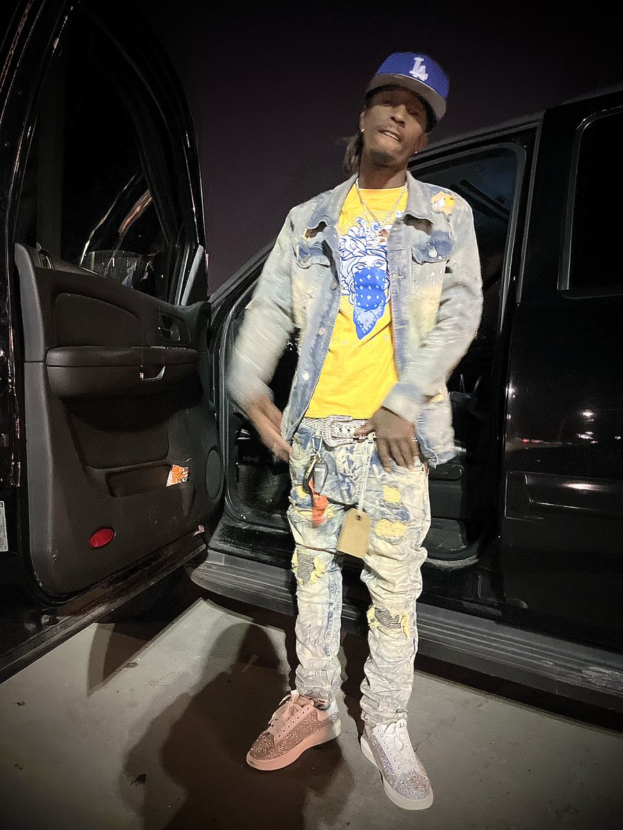 Dat_Boy_There_'s tweet image. 💎