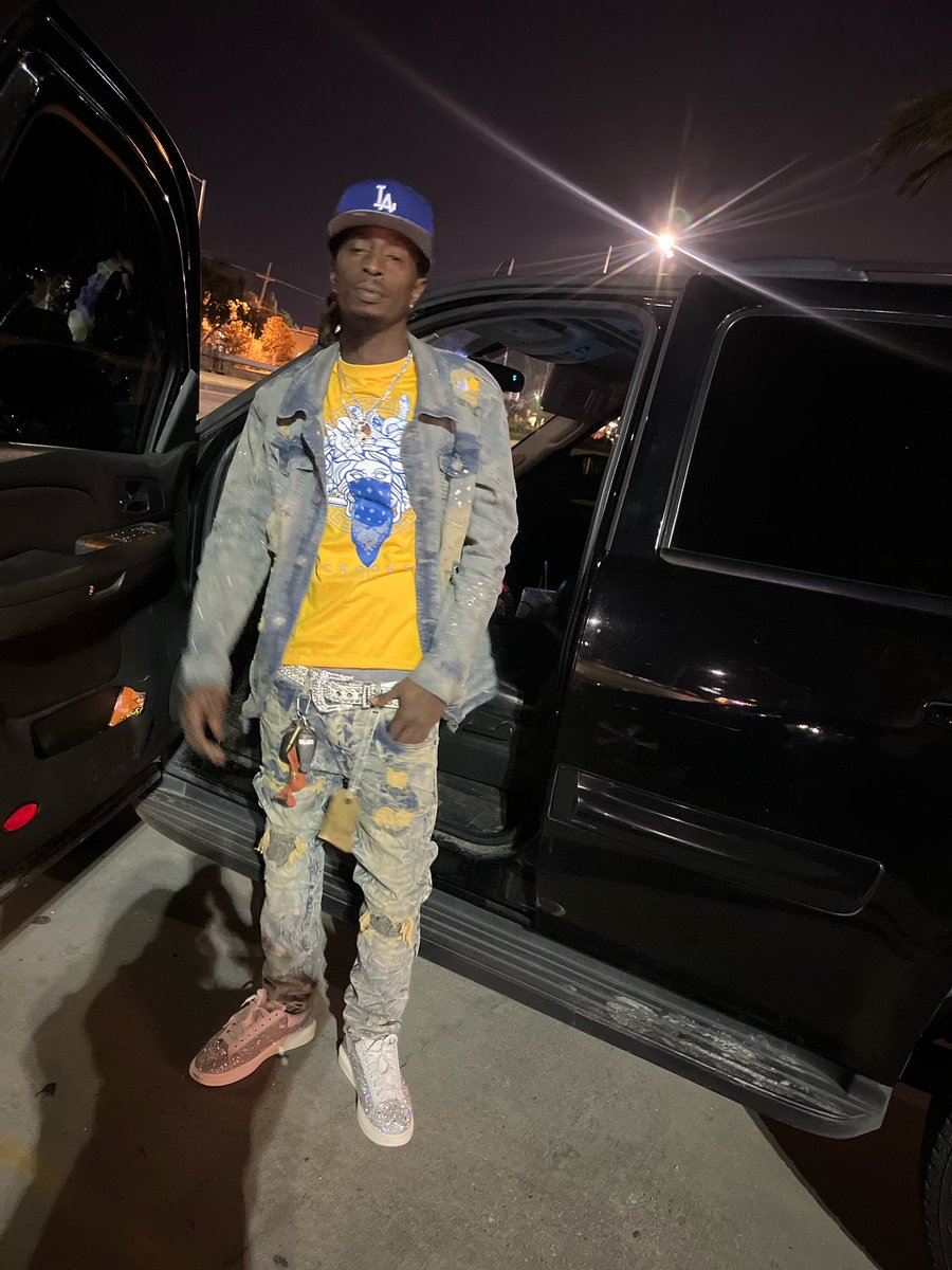 Dat_Boy_There_'s tweet image. 💎