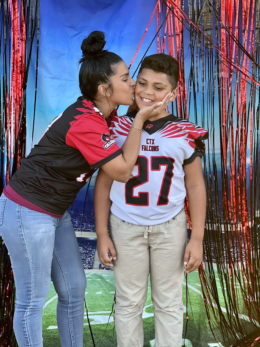 ellevee_27's tweet photo. ♥️🖤🤍 #CTXFalcons #27 #CT27 #CentralTX #YouthFootball #8U #DirtyBirdSquad https://t.co/NghOQGIMs2