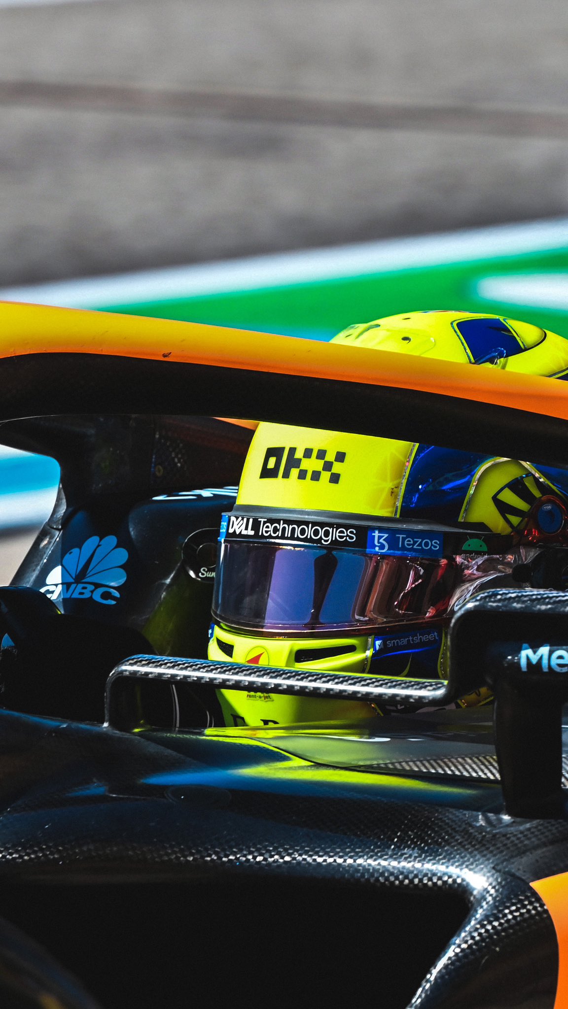 Bạn là fan hâm mộ của Lando Norris? Đừng bỏ qua cơ hội để xem những bức ảnh đầy năng lượng của anh chàng tài năng này. Chúng tôi tổng hợp những bức ảnh đẹp nhất về Lando Norris để bạn có thể cập nhật thông tin và cùng hòa mình vào thế giới đua xe.