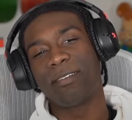 sixifyxd's tweet photo. who is this on ur stream? @raycondones https://t.co/dB6eOkl466