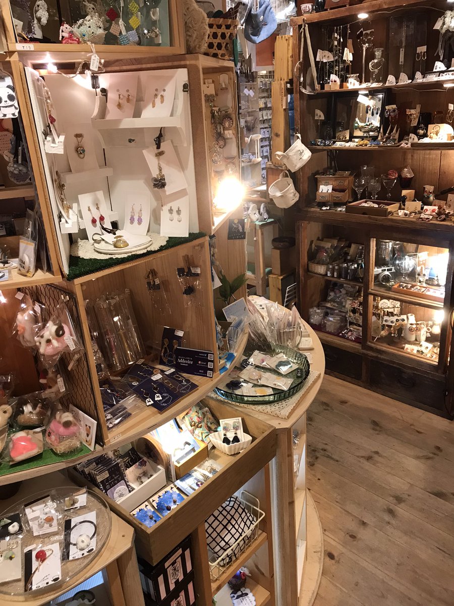 Hinatan4443's tweet image. Addcolorさん@addcolor00 が
新作を納品してくれました‼️
*\(^o^)/*

DMより全国への通販も
受け付けてますヽ(´▽｀)/

箱番号T31  1号店

handmade gallery
日向箱
bokkokun.com
#Addcolor #日向箱 #上板橋